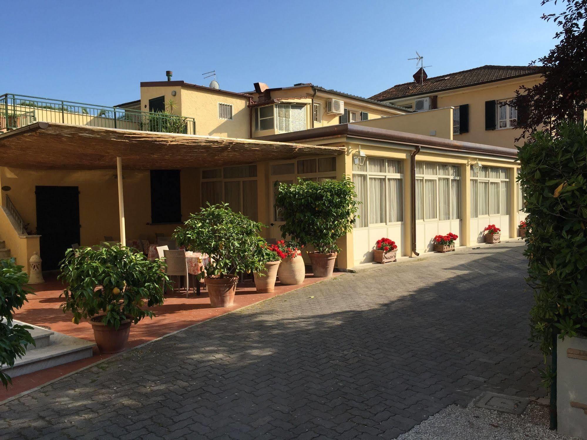 Hotel Verdesolemare Marina di Pietrasanta Extérieur photo